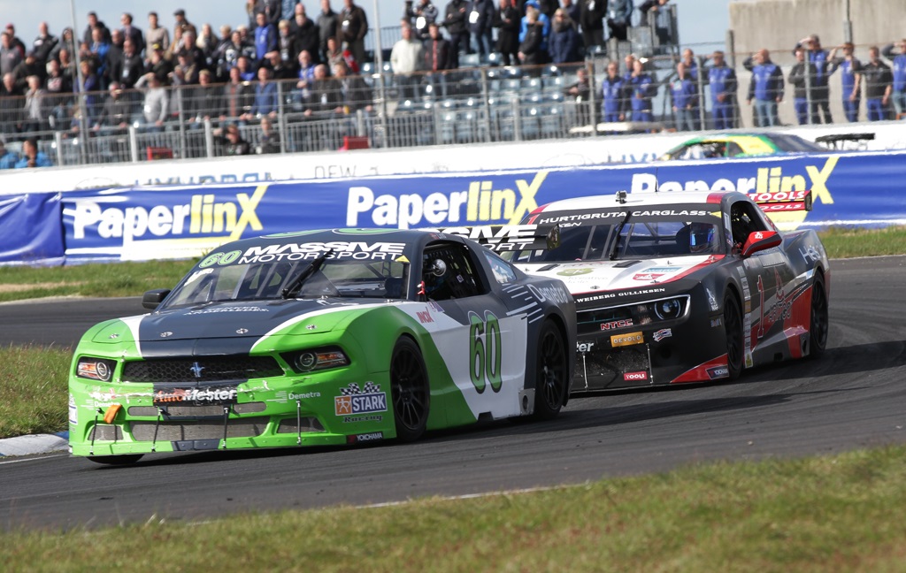 Dennis Lind foran Marius Nakken
(Foto: Motorsporten.dk)